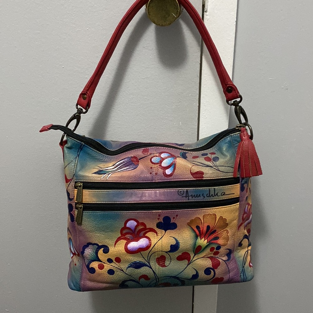 Anuschka Leather Medium size shoulder bag with feet! Great condition!